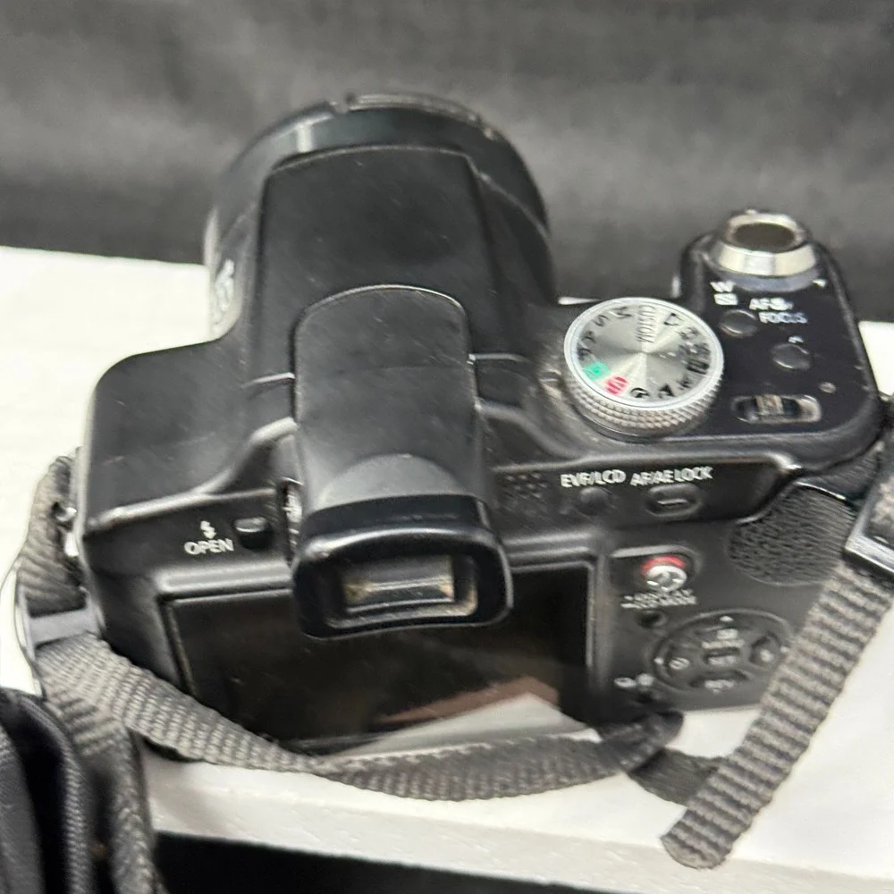 Panasonic Lumix DMC-FZ18 Camera w/‎ Battery & Strap